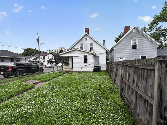 3rd image of 2074 Benninghofen Ave