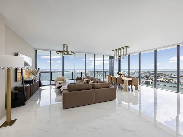 700 NE 24th St #Penthouse 5904 — Photo 3