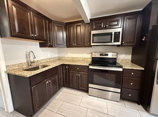 212 Robeson St, Fall River, MA 02720