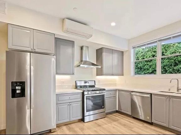 2nd image of 1662 Lucile Ave #1662.5