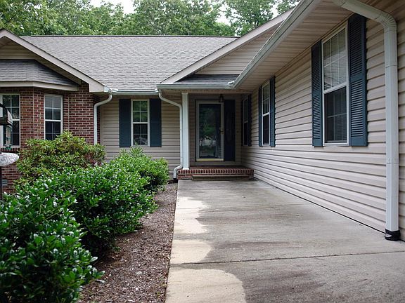 2nd image of 160 Havenridge Cir