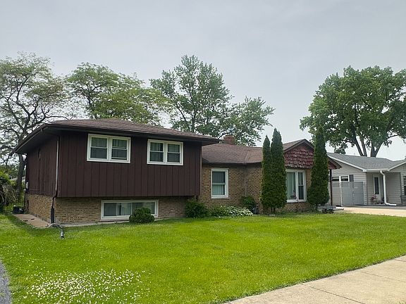 2nd image of 6709 W 88th Pl