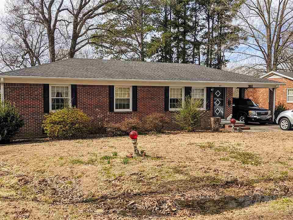 1st image of 301 Miller St