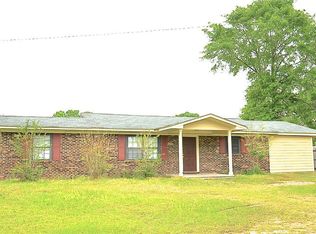 78 River Rd, Hattiesburg, MS 39401