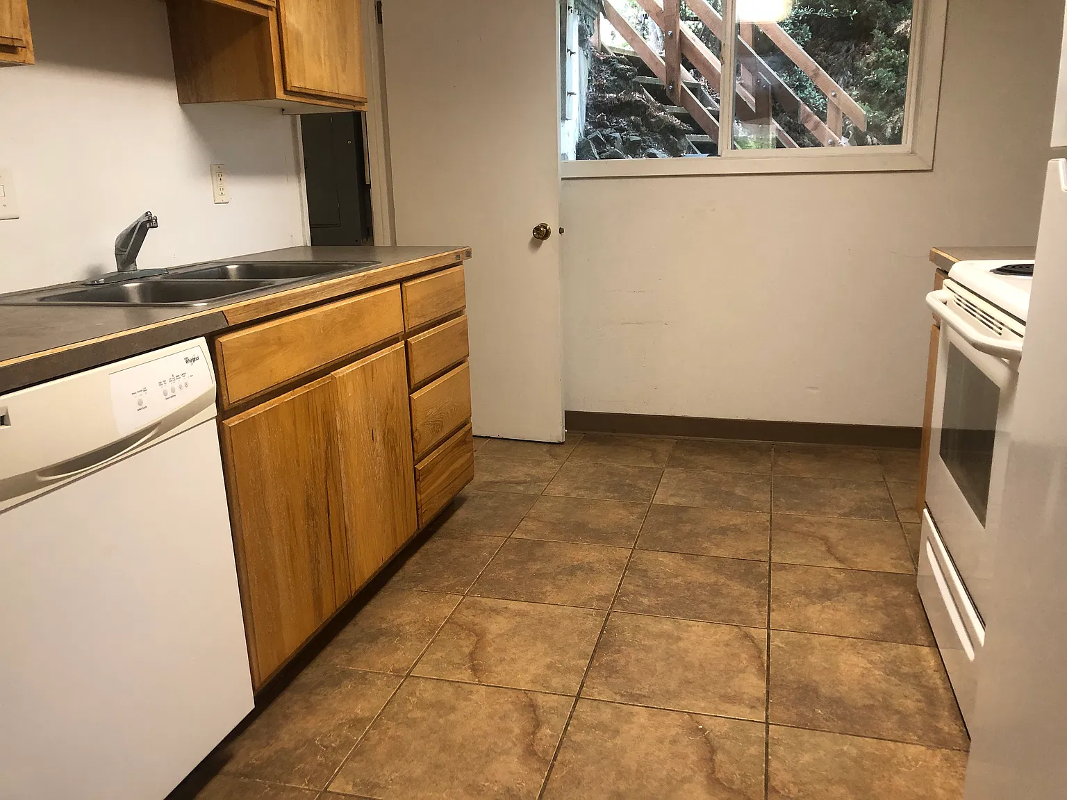 3 bed, 1.5 bath, 1225 sqft, $1,425 — Photo 4