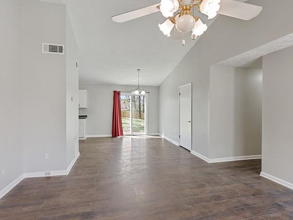 4th image of 108 Apple Valley Dr