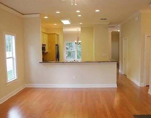 4th image of 7705 N Dartmouth Ave