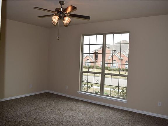 2nd image of 1228 Ashford Dr