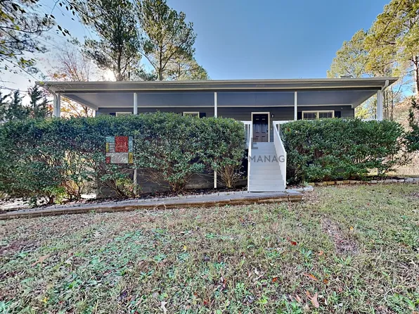 393 Indian Trail Dr, Powder Springs, GA 30127