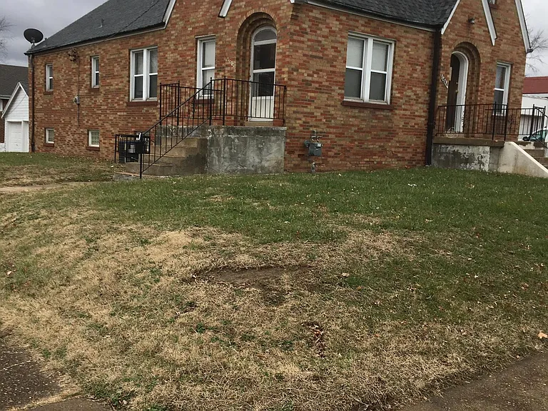 8649 Oxford Ln — Photo 1