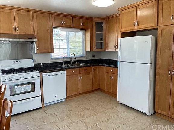 4th image of 15711 Fairgrove Ave