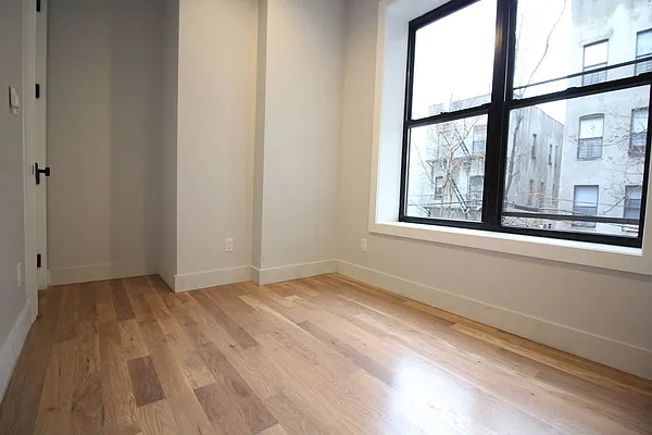 Rented by Nooklyn NYC LLC | media 31