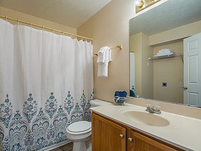 Gentry - Bathroom