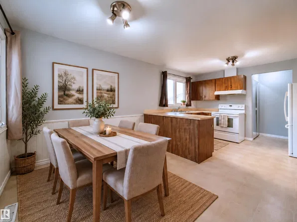 3908 41st Ave NW, Edmonton, AB T6L 5M4