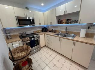 Azul, Miami, FL 33126