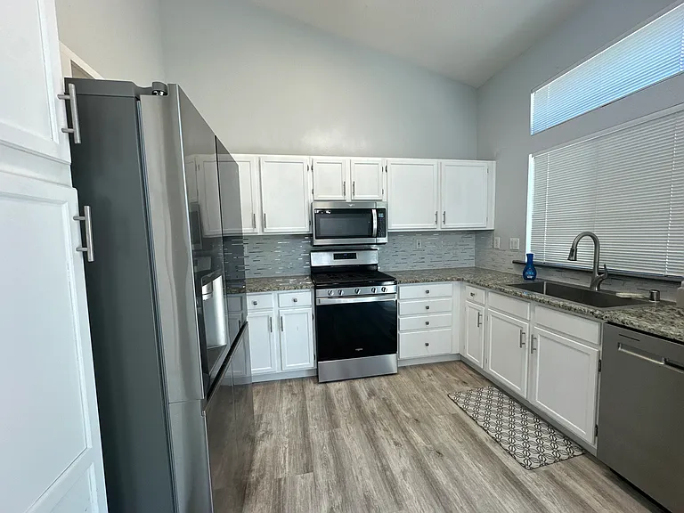 9428 Plainoak Way — Photo 8