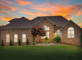 4268 N Woodstock Dr, Clarksville, TN 37040