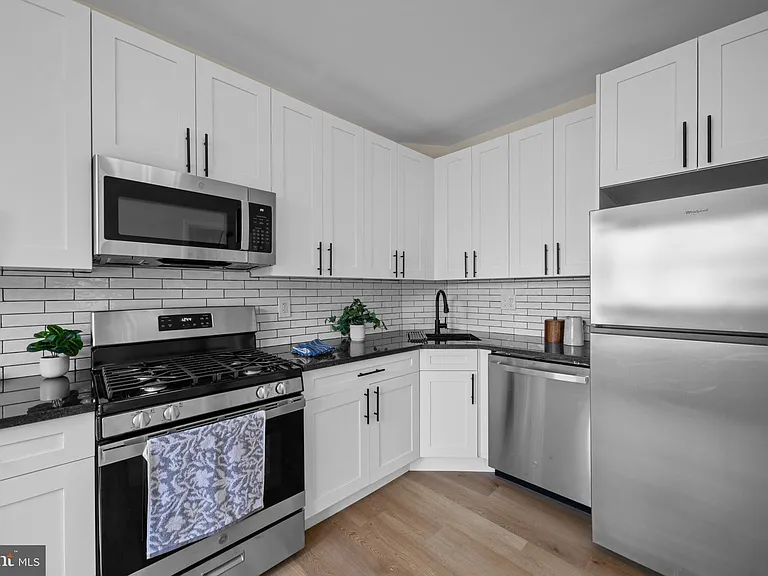7608 Chelwynde Ave — Photo 4