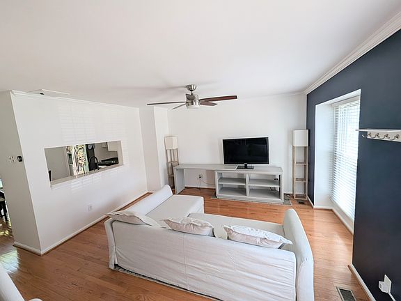 3rd image of 14762 Green Park Way