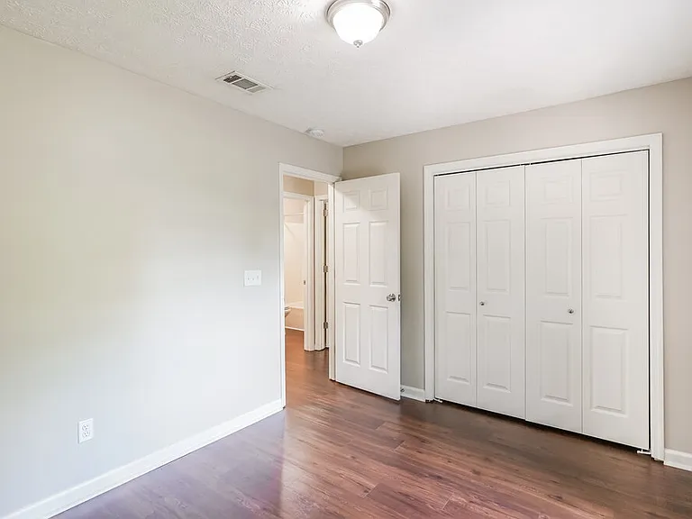 1207 Cedarbend Dr — Photo 15