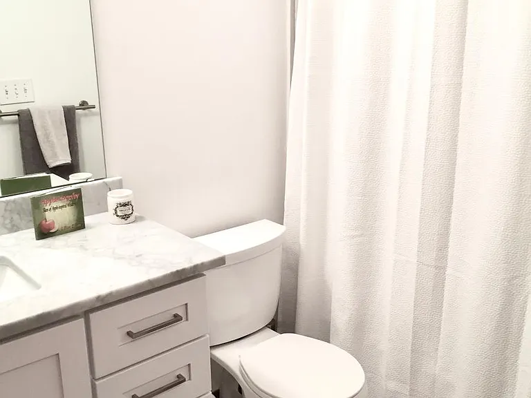 Bedroom 2 - Bathroom