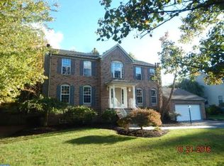 216 Saint Anthonys Dr, Moorestown, NJ 08057