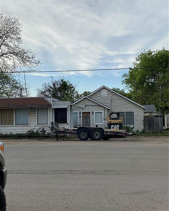 1st image of 3607 Memorial Dr
