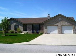704 S Maple St, Sweetser, IN 46987