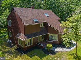 18 Glen Lake Dr, Medford, NJ 08055