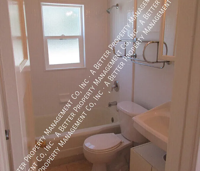 270 Redondo Ave #B — Photo 9