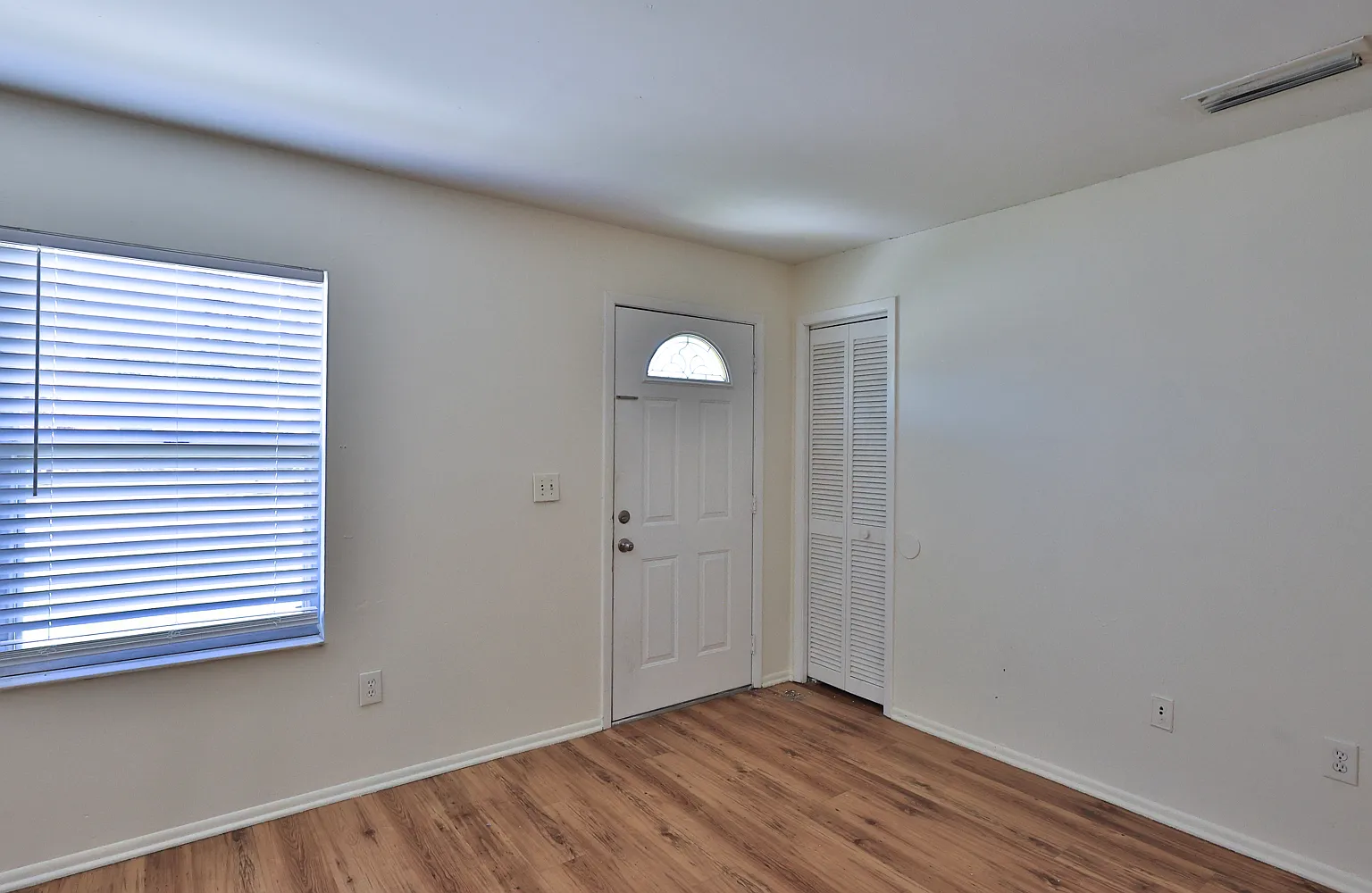 3 bed, 1514 sqft, $2,295 — Photo 3