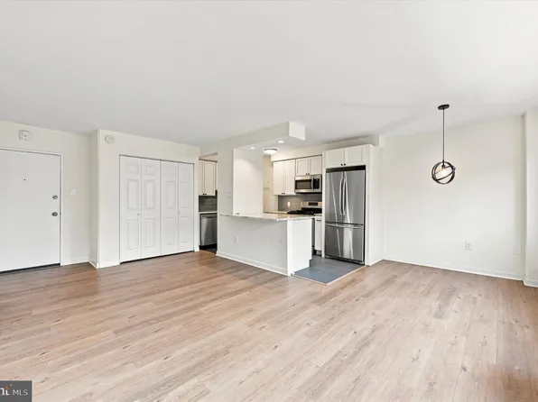 2101 Chestnut St #416, Philadelphia, PA 19103