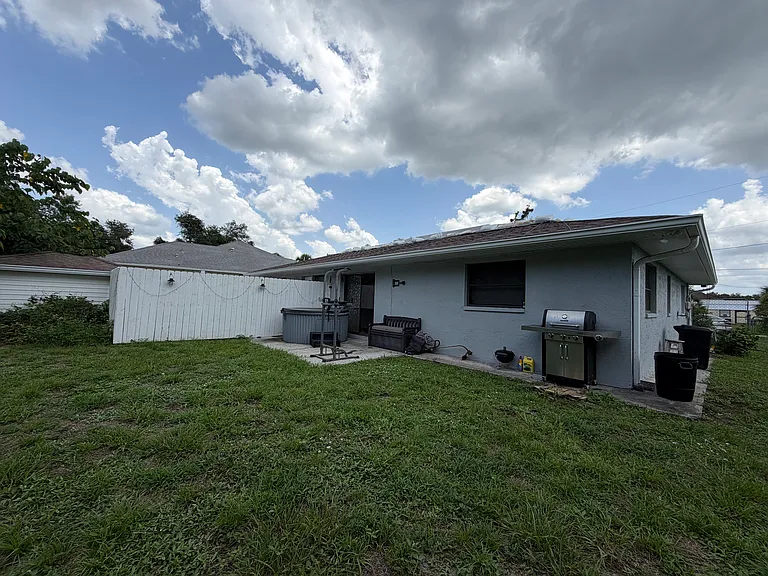 Hernando Rd — Photo 10