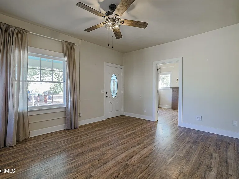 1005 E Moreland St — Photo 6