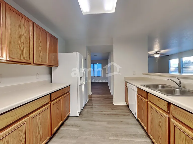 7711 Cortland Oak — Photo 3
