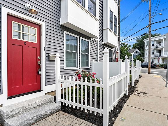 2nd image of 34 Beckford St #D