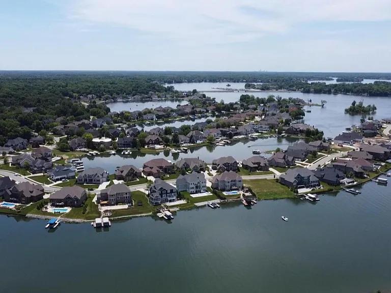 10599 Geist View Dr — Photo 61