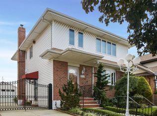 7512 Penelope Ave, Middle Village, NY 11379