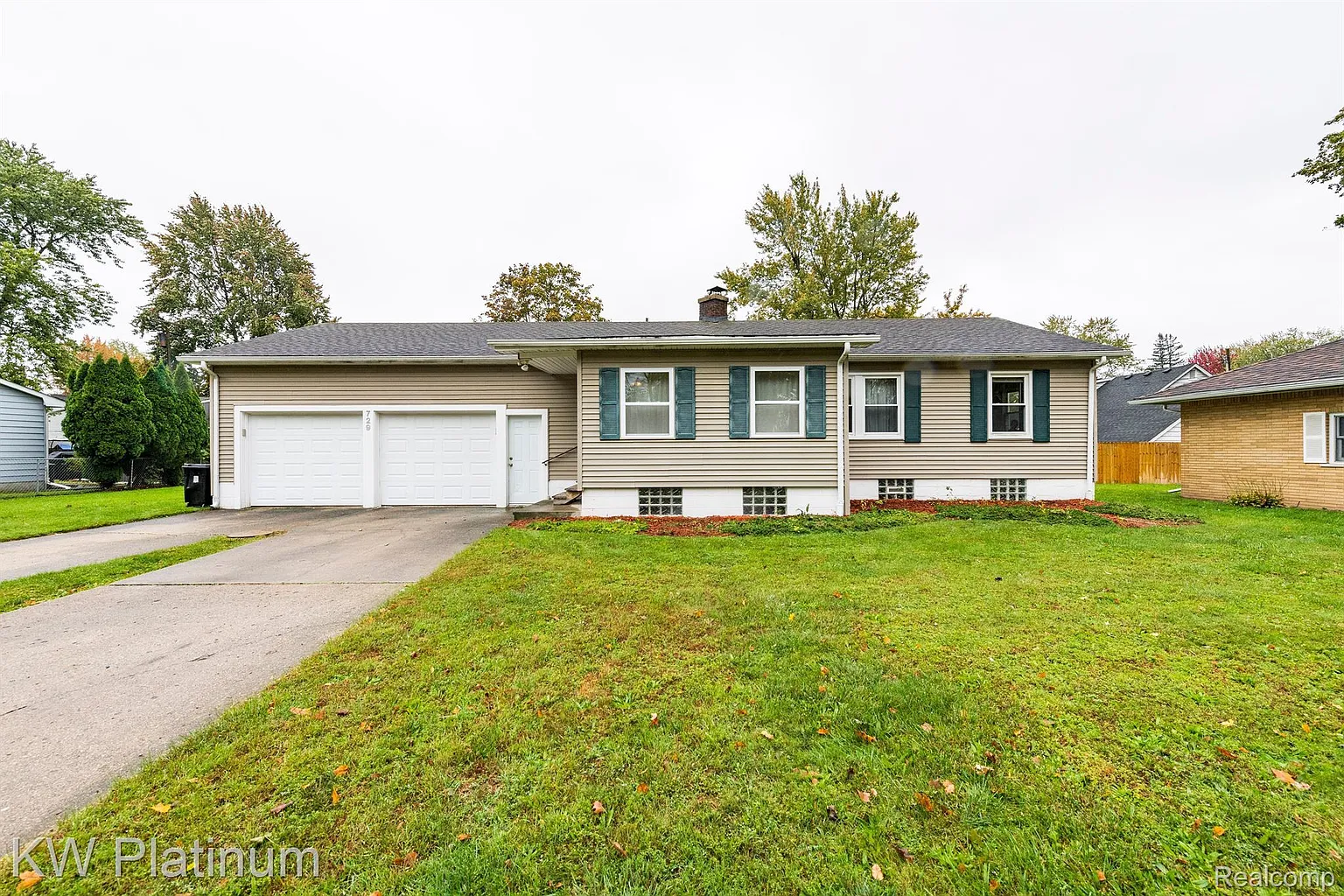 729 Royal St photo 1
