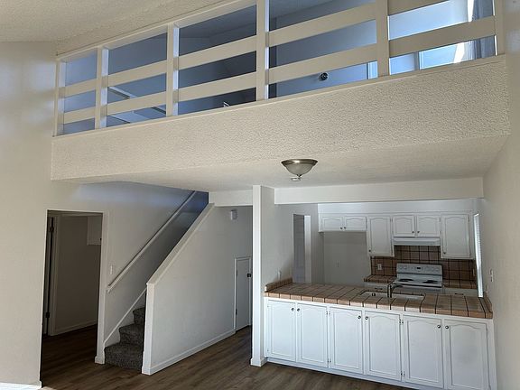 4th image of 2806 W Caldwell Ave