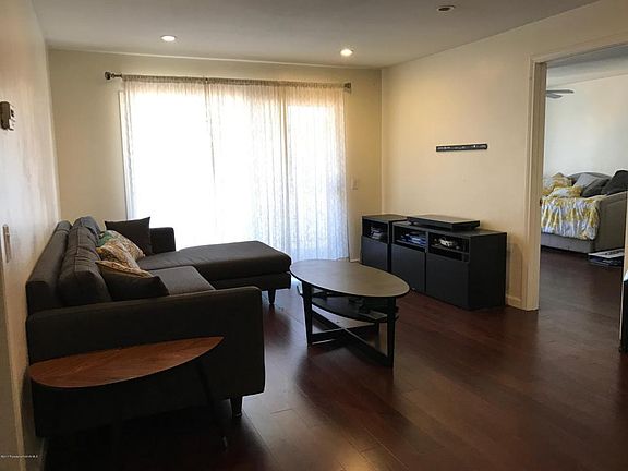 4th image of 500 Jackson Pl Unit 206