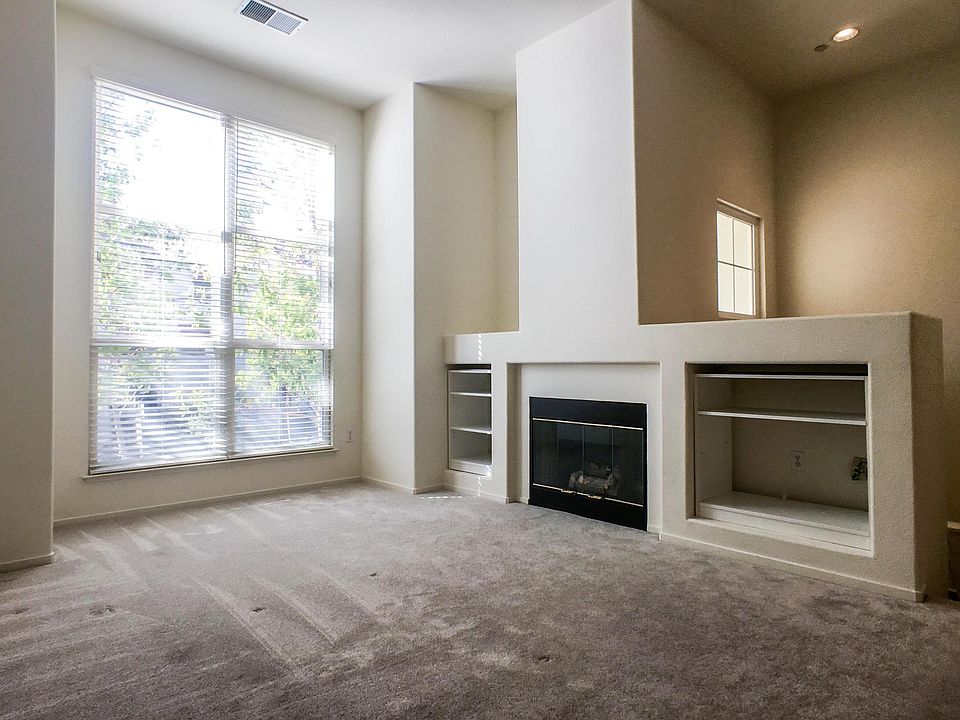1st image of 204 Town Green Ln