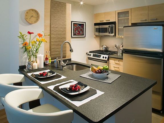 4th image of 88 Leonard St APT 305