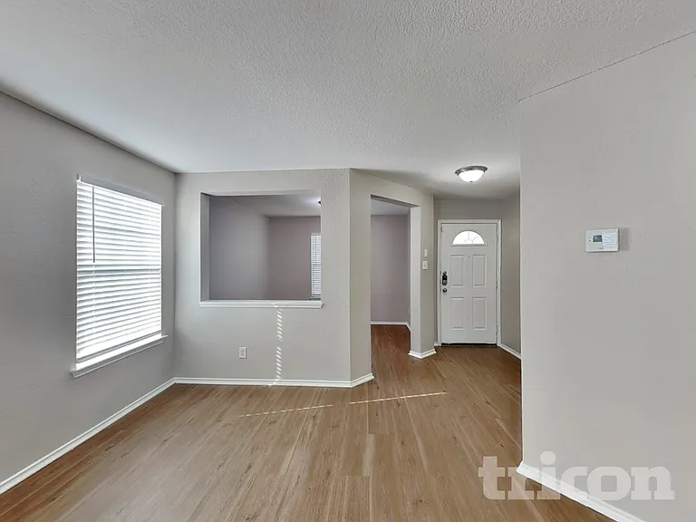19 Bedford Bay — Photo 3