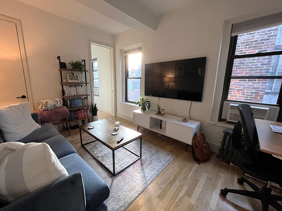 1st image of 35 Bedford St APT 24