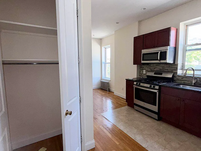 305 Clarkson Ave #8 — Photo 2