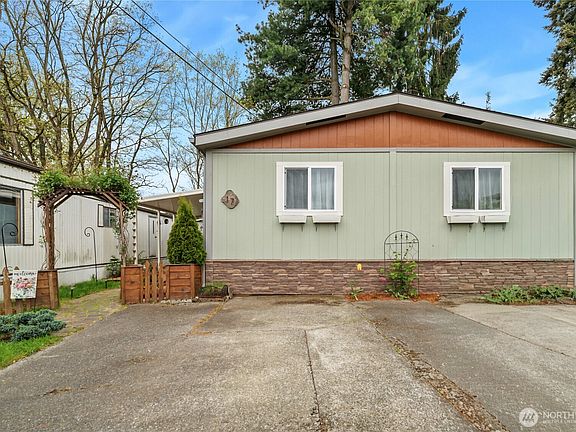 3rd image of 24222 54th Avenue W #17