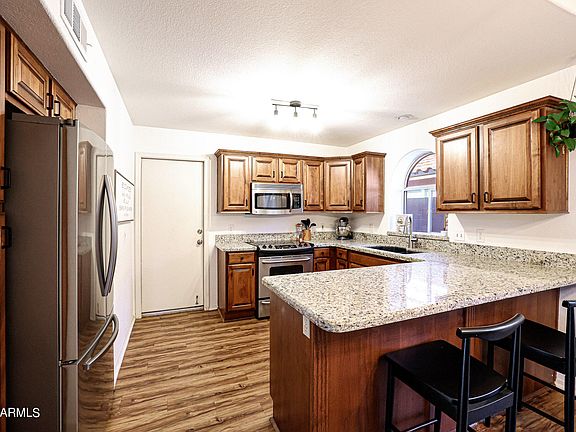 5th image of 7530 W KERRY Lane