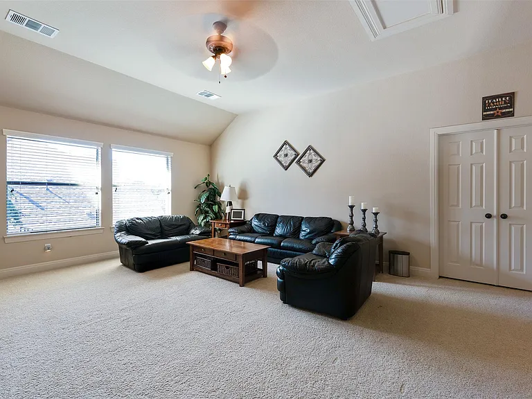 3808 Avery Woods Ln — Photo 11