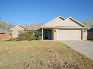 112 S 14th St, Lavaca, AR 72941